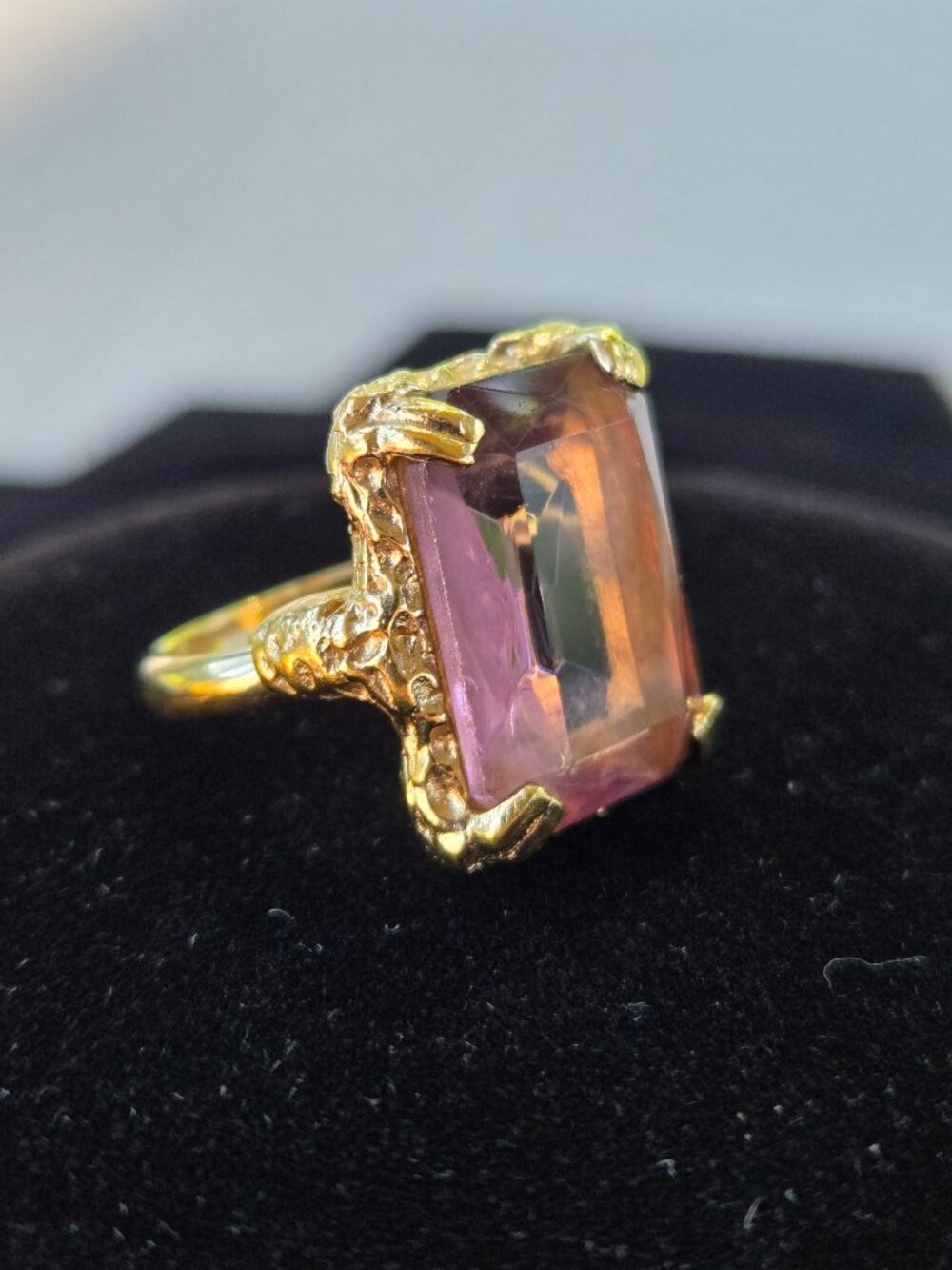 Vintage Purple Glass Stone Ring - Signed Sarah Coventry Twilight 1970s Gold Tone - Picture 4 of 7